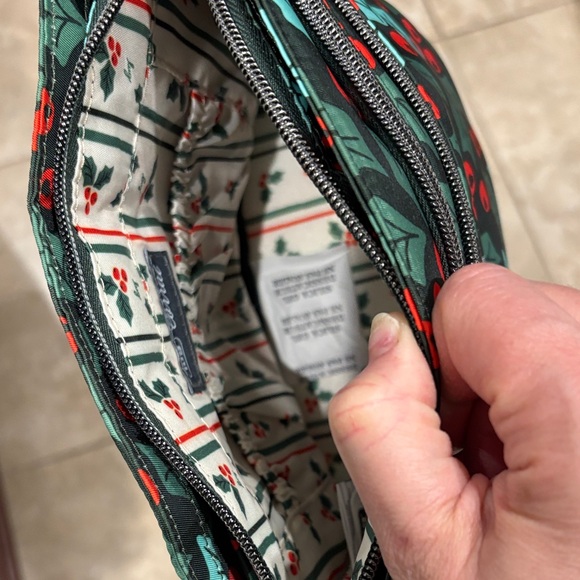 Lug Crossbody - Picture 3 of 7